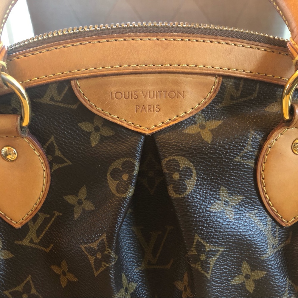 COPY - 💯 Authentic Louis Vuitton Tivoli PM handbag. AUTHENTICATED - Picture 3 of 17
